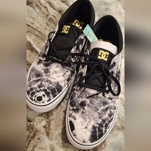 Mens DC shoes size 10.5